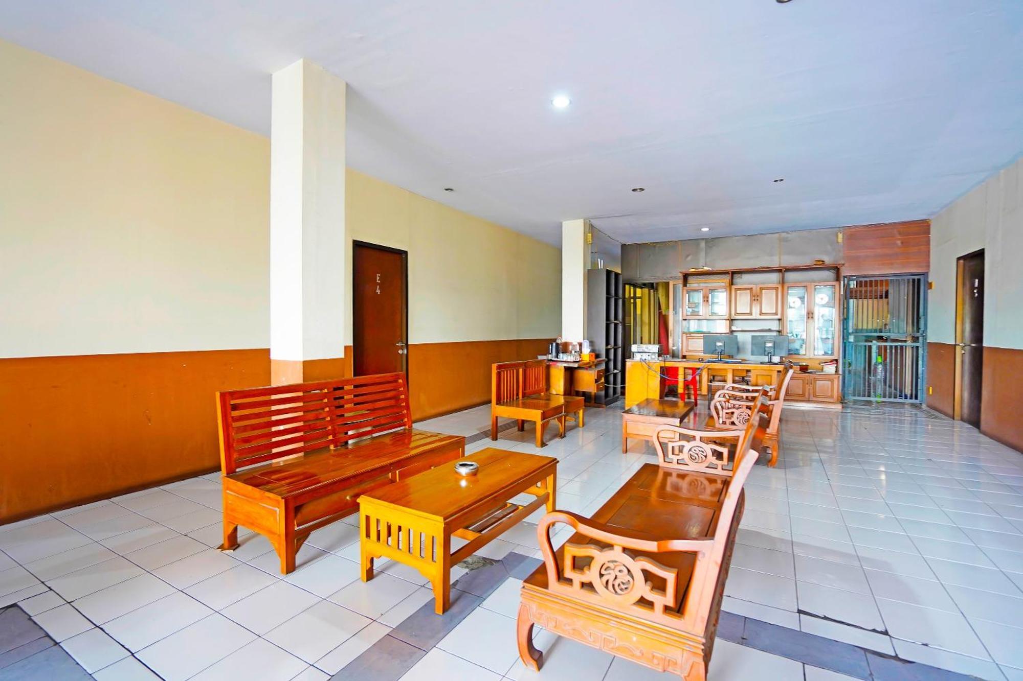 Oyo 91415 De Wijaya Hotel Sidoarjo Esterno foto